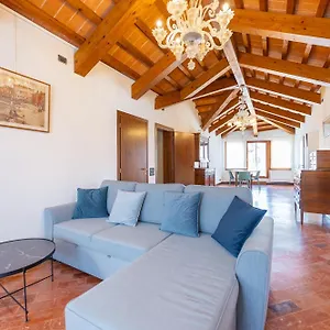 luxury-penthouse-with-terrace.hotelslidodijesolo.com/